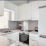 Luxurious 1 Bedroom Apartment In Downtown Lisbon