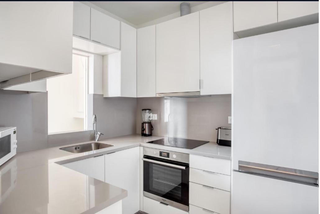 Luxurious 1 Bedroom In Downtown